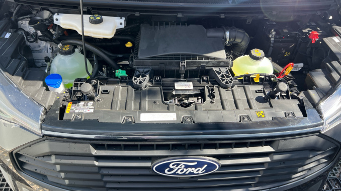 Ford Transit Custom 320 L2 Petrol Fwd 2.5 PHEV 232ps H1 Van Limited Auto - Image 8